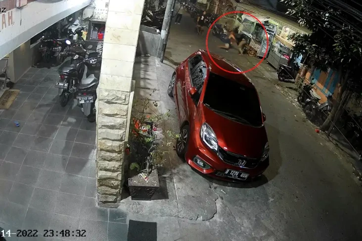 Cekcok Mulut saat Pesta...