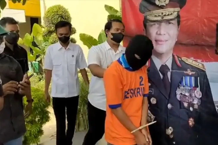 Dihina Tak Kuat Bercinta,...