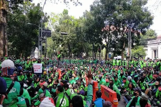 Pengemudi Kecewa, Program...