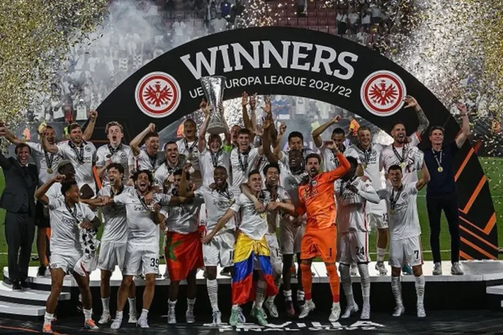 Rekor Impresif Eintracht...