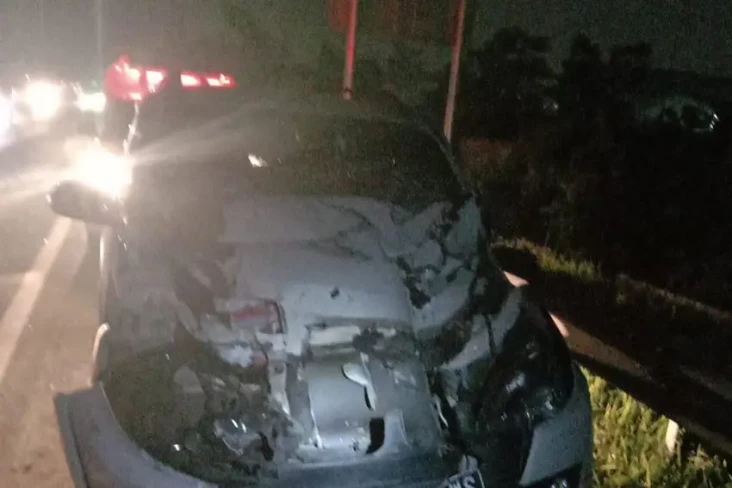 Panik, Pengemudi Minibus...