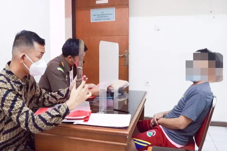 Sering Nonton Video...