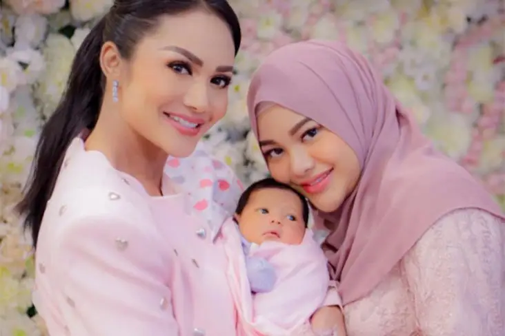 Aurel Hermansyah usai...