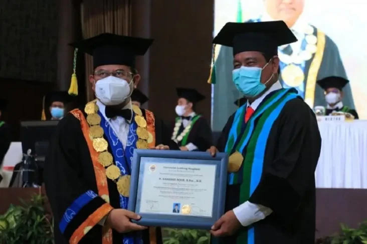 3 Gubernur dan Wakil...