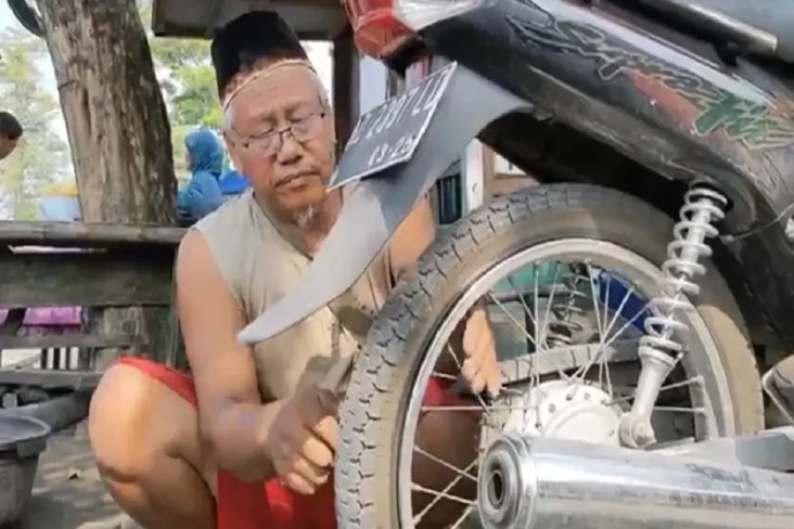 Kisah Tukang Tambal...