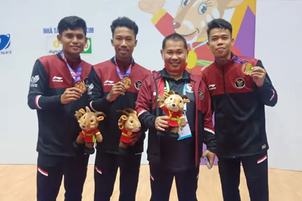 Tekuk Malaysia, Timnas...