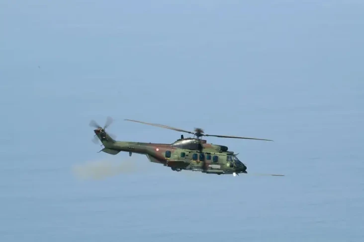 Helikopter C-725 Caracal...