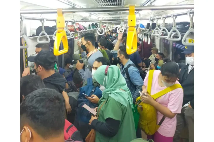 KRL Tertahan Akibat...