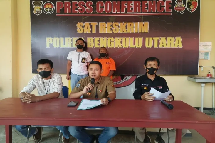 Setubuhi Anak Kandung...