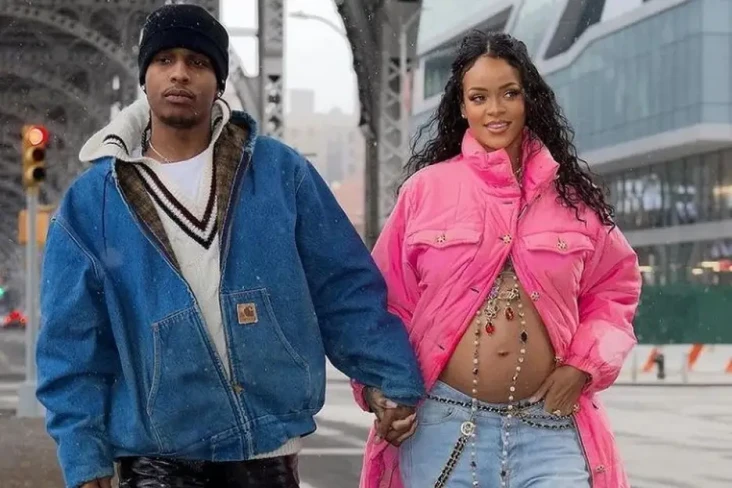 Rihanna Dikabarkan Telah...