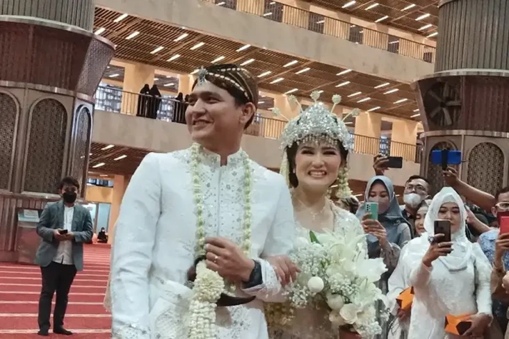 Akhiri Masa Lajang,...