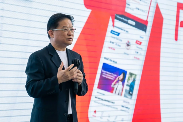 Telkomsel Kenalkan Layanan...