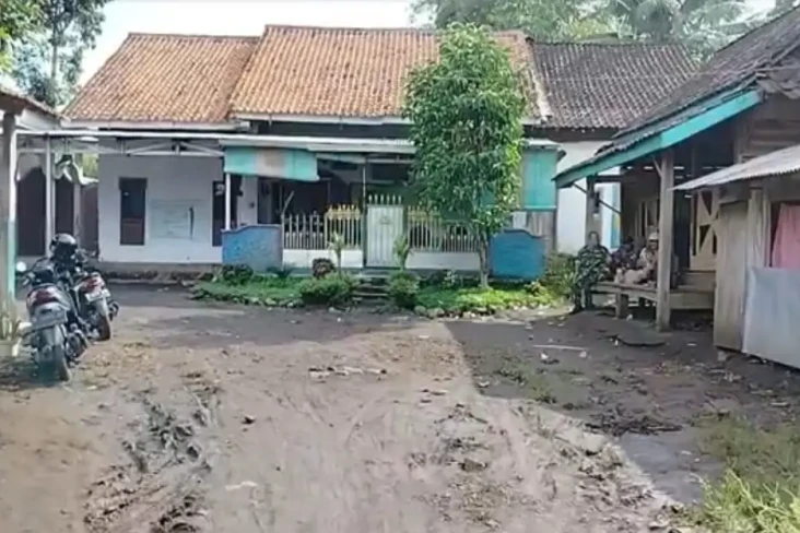 Pengasuhnya Tak Kuat...