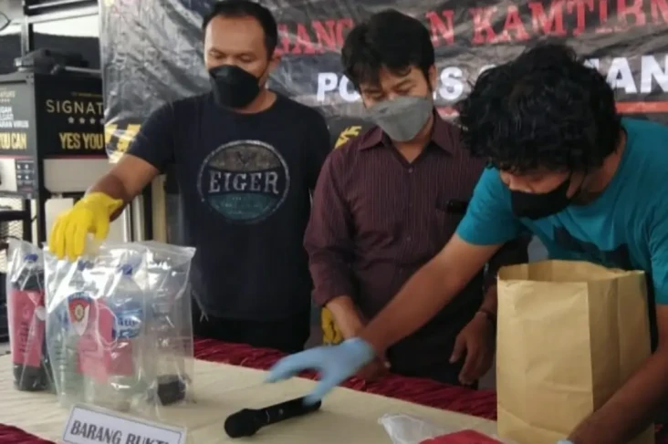 Ternyata! Suami Istri...