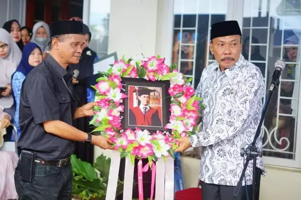 Ketua Senat IAIN Bone...