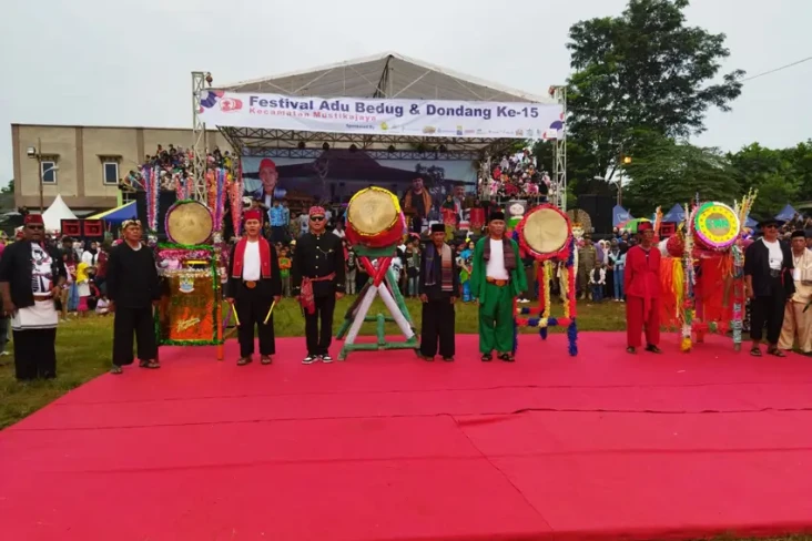 Kemeriahan Festival...