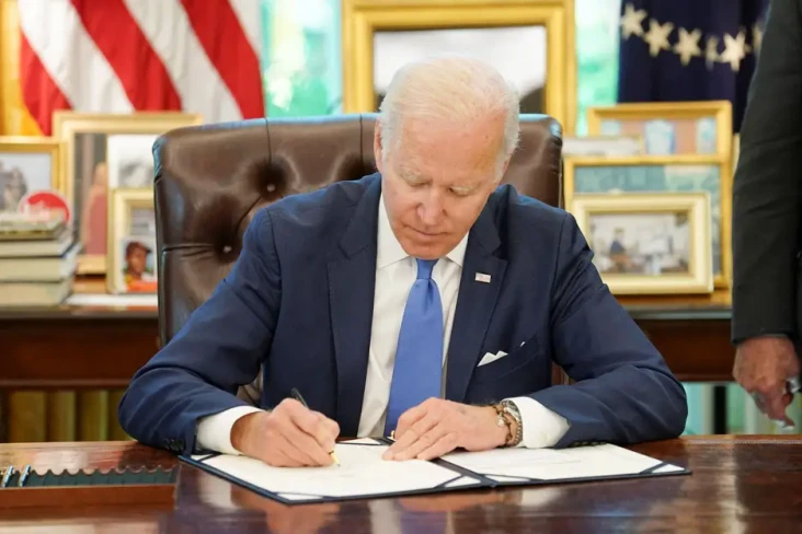 Biden Teken RUU Bantuan...