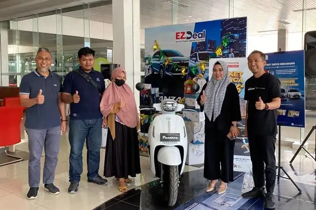 Pelanggan Kalla Toyota...