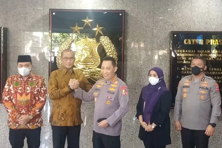 Kunjungi Kapolri, KPU...