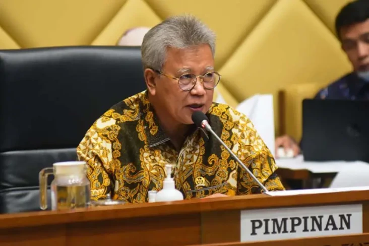 DPR Sepakat Honor Petugas...