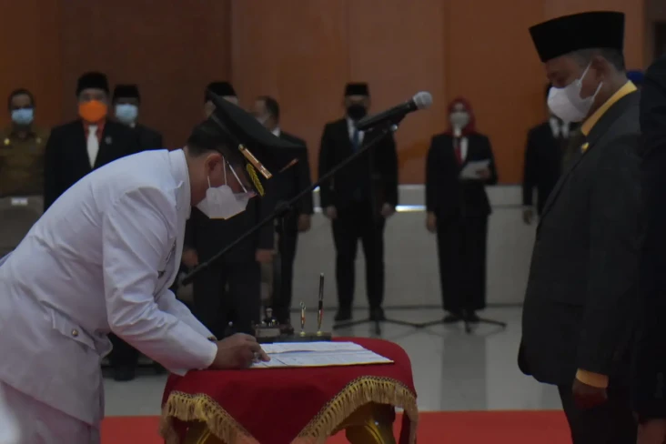 Wagub Jabar Resmi Lantik...