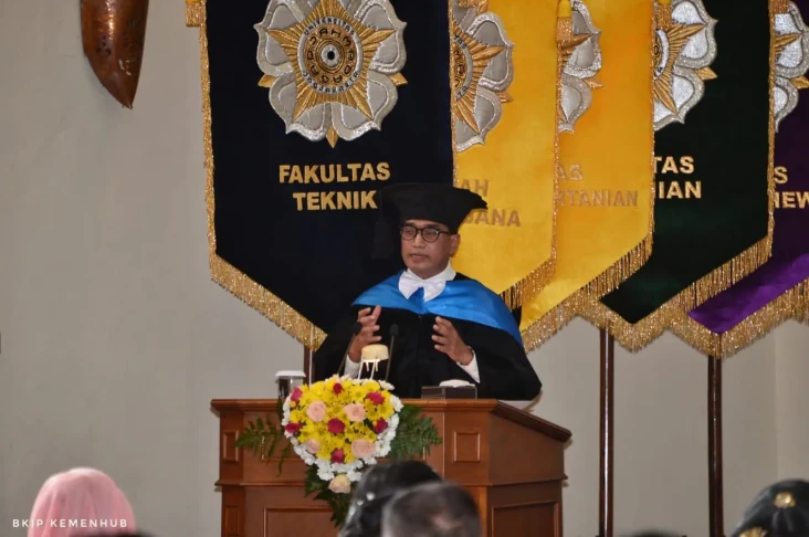 Menhub Budi Peroleh...