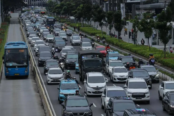 Volume Kendaraan Naik...
