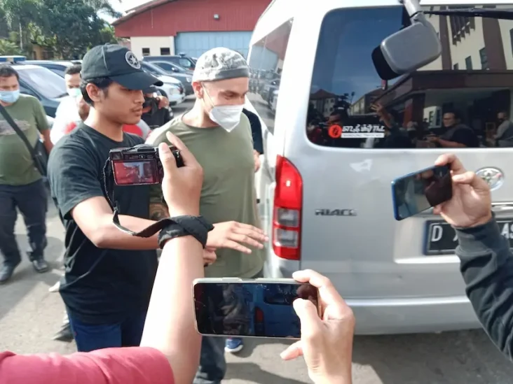 Gary Iskak Ditangkap...