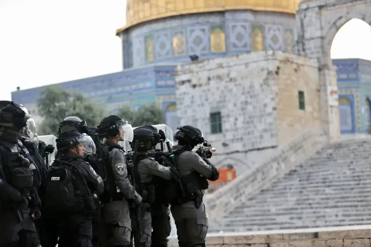 Hendak Diserbu Israel,...