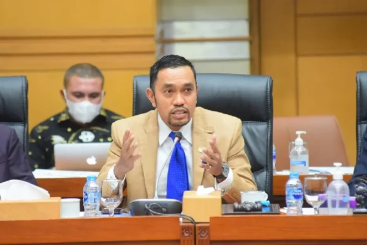 DPR Minta Polri Investigasi...