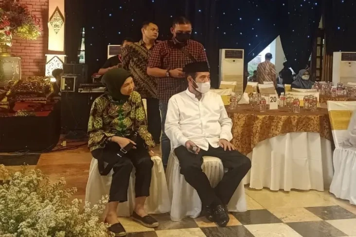 Resepsi Pernikahan Adik...