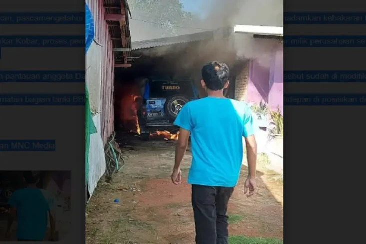 Diduga Korsleting, Mobil...