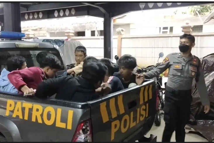 Polisi Amankan 8 Pelajar...