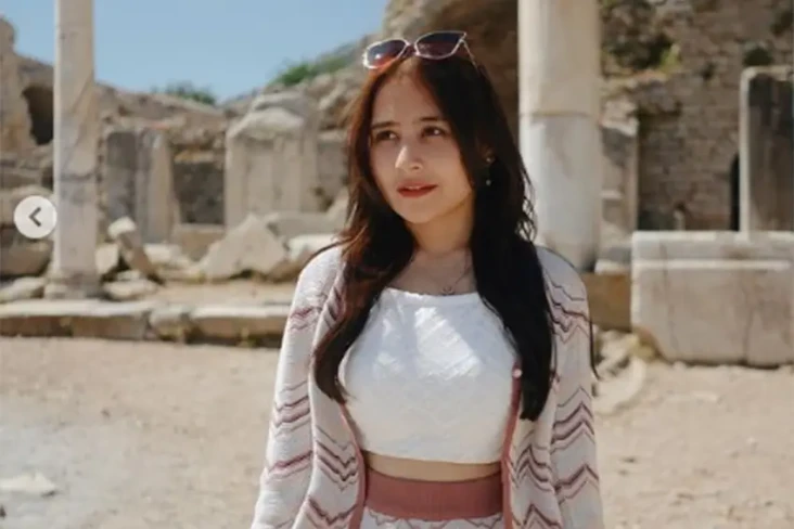 Prilly Latuconsina Terkejut...