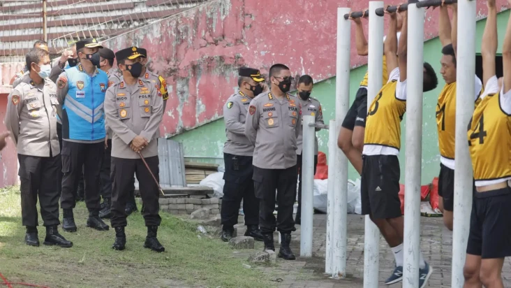 4.000 Calon Polisi di...