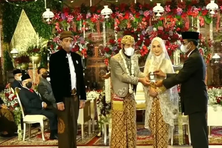 Anwar Usman Nikahi Idayati...