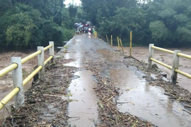 Pagar Pengaman Jembatan...