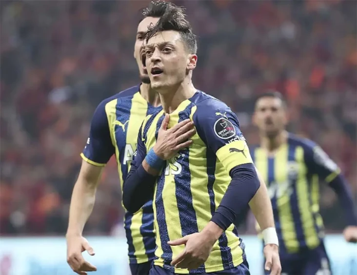 Mesut Ozil Mau Gabung...