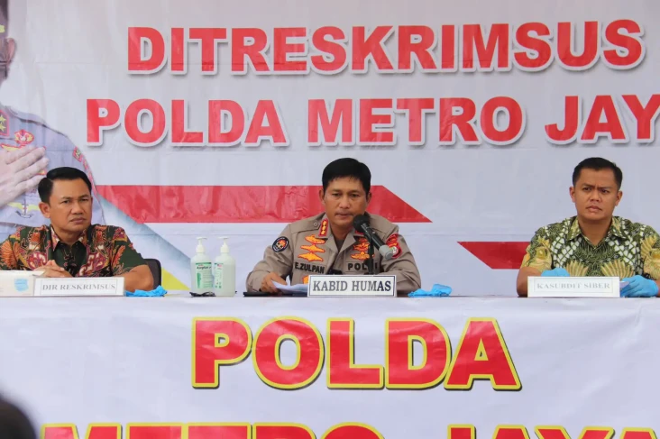 Bongkar Sindikat Pinjol...