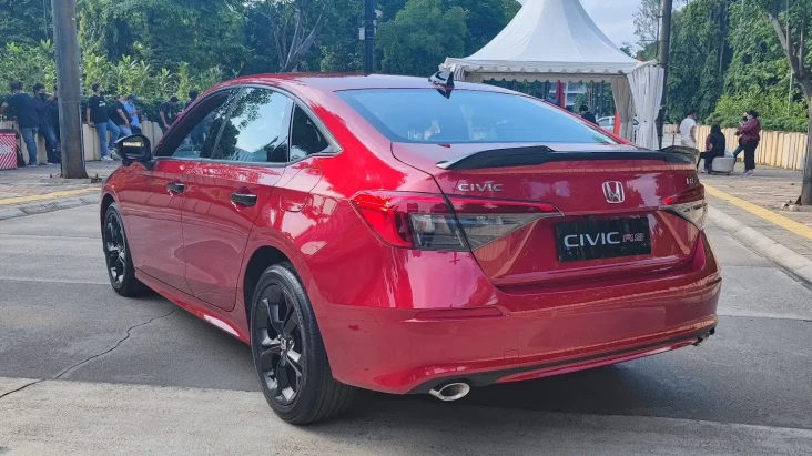 Alasan Mengapa Mobil...