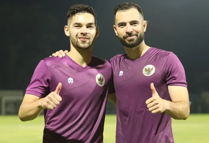 Jordi Amat dan Sandy...