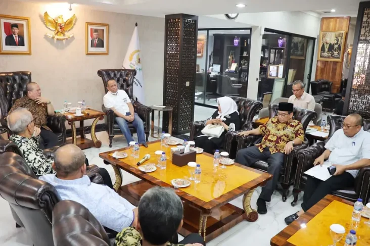Kader PPP Datangi La...