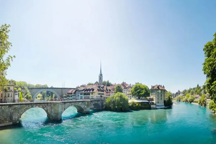 Sungai Aare Swiss Kerap...
