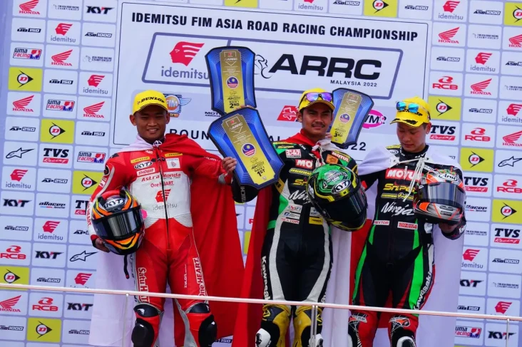 Rheza Masuk Podium,...