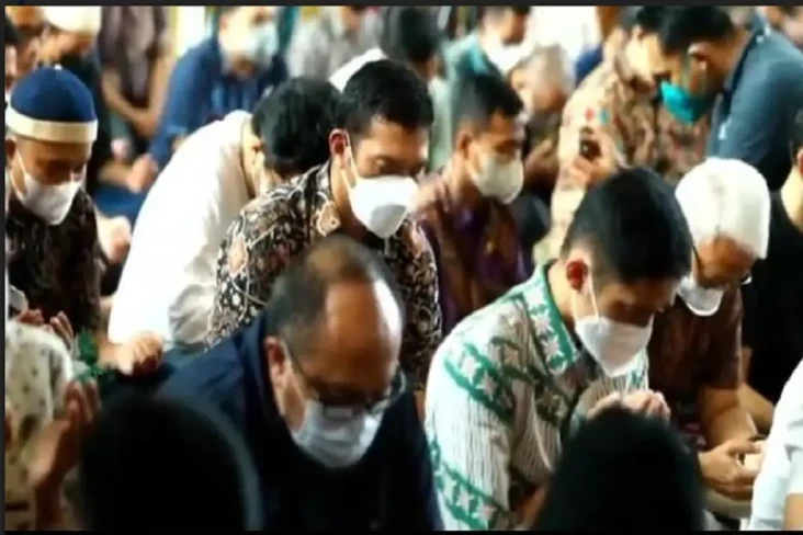 Diliputi Suasana Haru,...