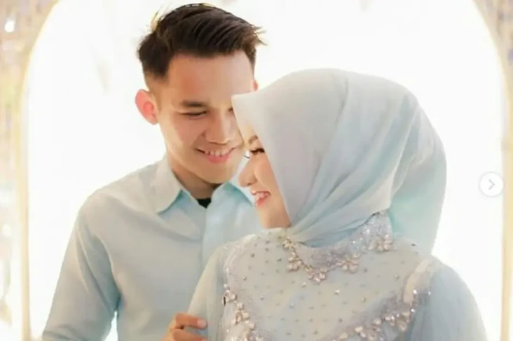 5 Potret Cantik Rismahani,...