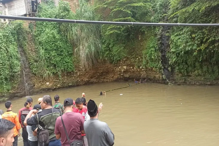 3 Murid Perguruan Silat...