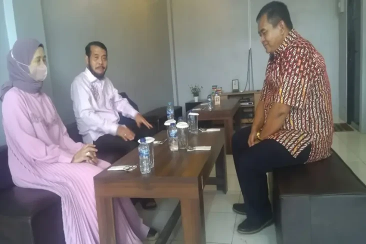 Adik Jokowi dan Ketua...