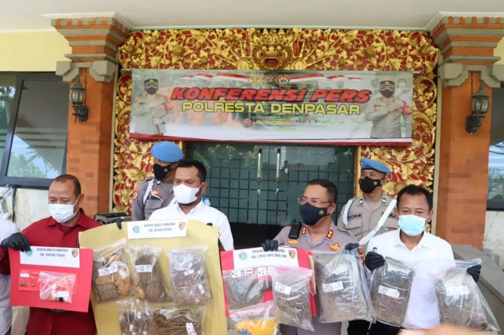 Anak Ketua DPRD Badung...