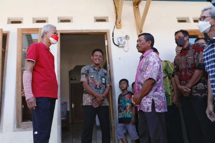 Salurkan Bantuan Rumah...